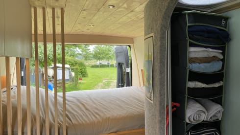 Otis – Super cozy self-build camper