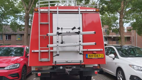 Tatu – Brandweerwagen oldtimer met nieuw interieur