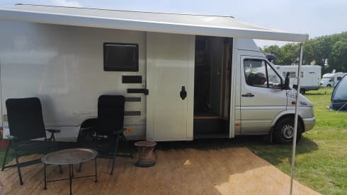 Large, self-sufficient and atmospheric with heating for cooler days