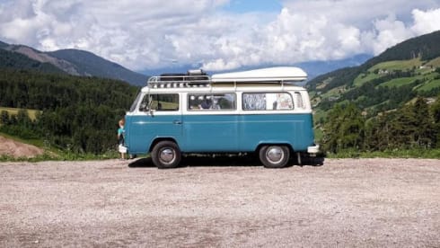 Comigo – Vintage Volkswagen Vacation Bus