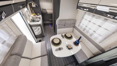 Brand new (2023) Performance automatic 170hp - WIFI - Ready to camp