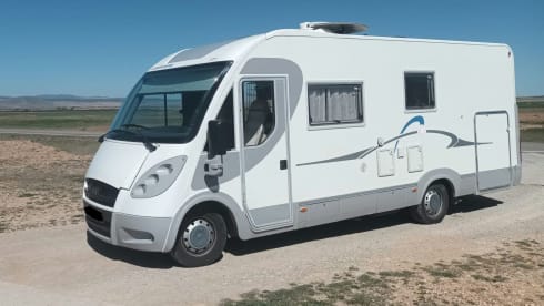 Adriatik – 4p Adria Mobil integrated uit 2007