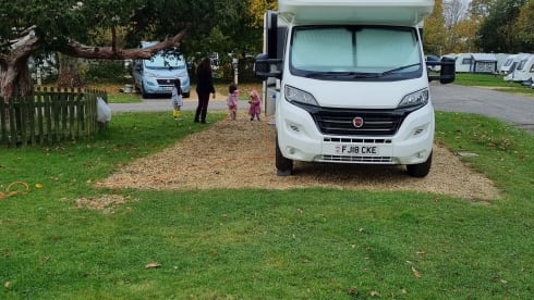 Dolly – Luxury 7 birth Family Motorhome 