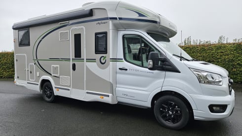 GPV48X – Luxury Modern 4 pers Sunlight T67 with length bed | Km free! 