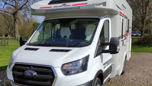 Modern 21 Reg Rollerteam Zefiro 665 4 Berth Luxury Motorhome