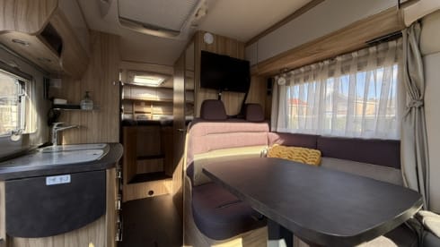 Enjoy Hymer Camper (2018) – 2p Hymer Compact met lengte bedden