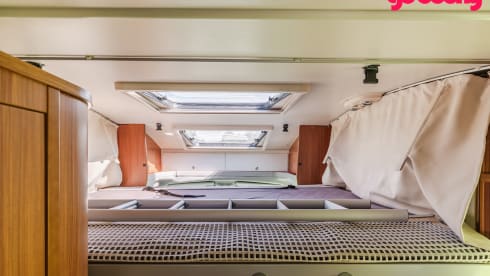 Kikker  – 5p Adria Mobil integrated uit 2011
