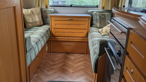 Lulu – 6 Berth Bessacarr 795