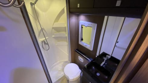 Kempi – 4 person luxury camper with super nice layout