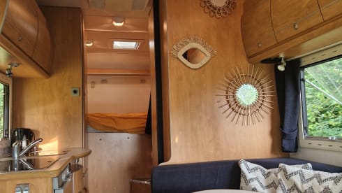 Nice spacious Fiat Ducato 2.8Tdi with all amenities 