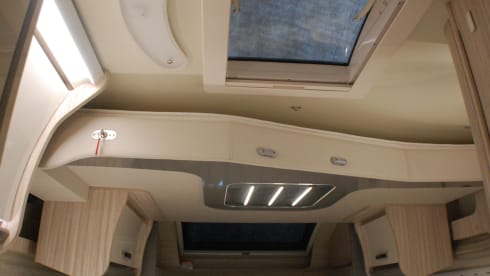 MOOIE CAMPER – > Almost new, Luxury, Complete, Camper for 2-4p