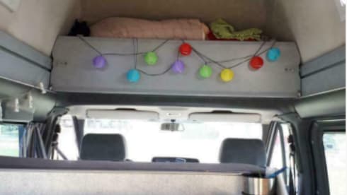 Nuggie – Go on an adventure with our nice Ford Nugget