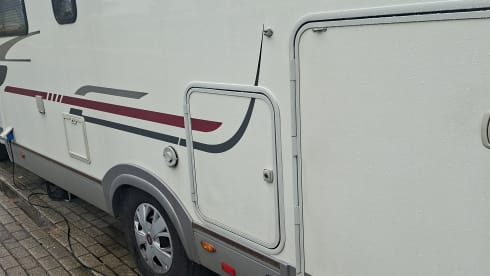 Kikker  – 5p Adria Mobil integrated uit 2011