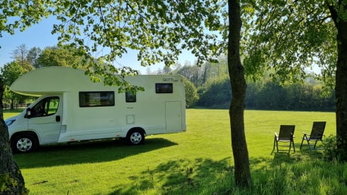 Conch – Brand new, cozy and fully equipped family camper (alcove) 