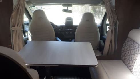 Arthur – Motorhome/tiny home to rent