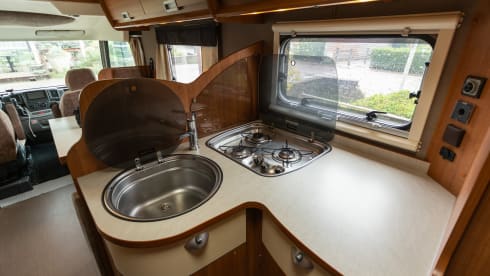 Spacious 6-person family camper