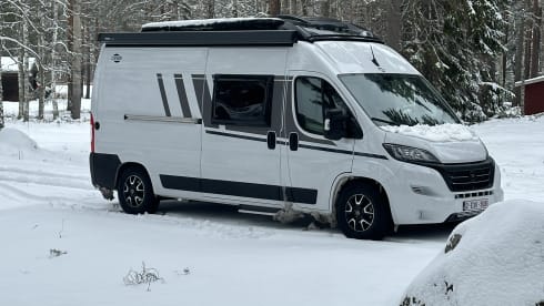 CampChamp – Brand new Campervan from 2024 with Skyloft, air conditioning and much more!