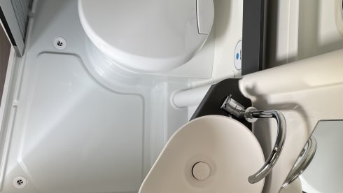 Adria Twin 640 SLB Supreme D AUTOMATIC