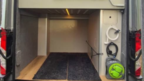 Van-Essa – 3/4 berth Ford bus from 2021