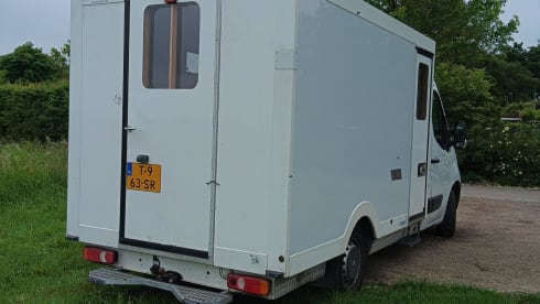 For rent a modern Renault Master camper from 2014. lots of comfort