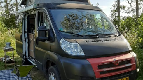 Burstner  – Fiat Ducato Burstner camper bus 4 people