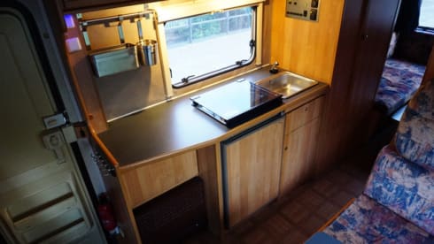 Tricolore – Luxe camper met airco voor gezin met (grote) kinderen