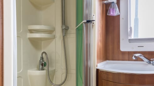 Nice Fiat semi-integrated camper for 5p