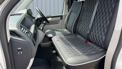 Haribo – 4 berth Volkswagen campervan from 2016