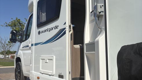 Nansi  – Compass 196 6 berth Motorhome 