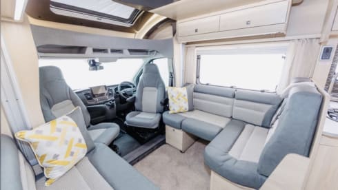 Luxury Motorhome 4-5 berth (2 lounges) lots of fun