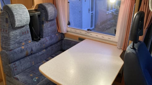 Nice Chausson Camper 🚐✨ (compact & complet)