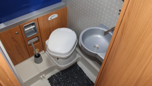 SPACIOUS LUXURY EQUIPPED CAMPER 2008