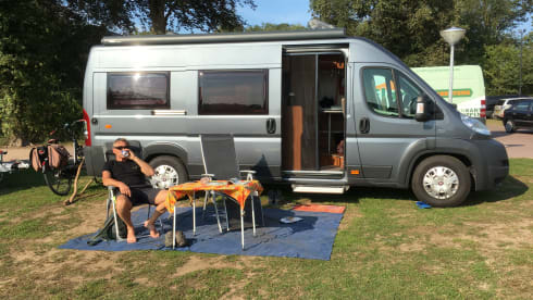 Bussy – Super cool bus camper che riporta la "libertà" a portata di mano!