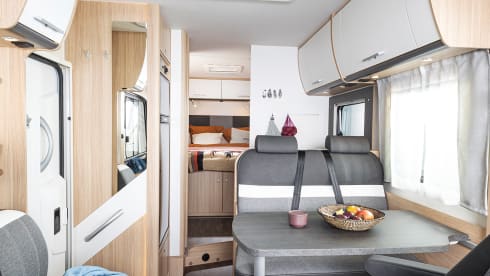 15/22 – Spacious family camper with 6 sleeping places!