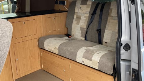 Vino – 4 berth Volkswagen T5 Hillside Camper conversion 2015