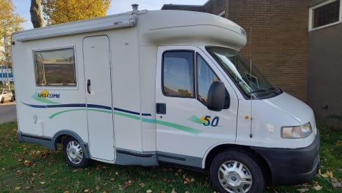 Complete camper, spacious inside. Good controllable for everyone !!