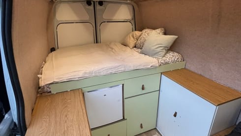 betty – 2p Nissan bus uit 2017