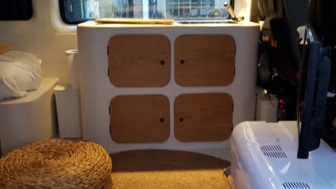 FORDJE Vintage – Ford Vintage, bus camper with interior made of wood