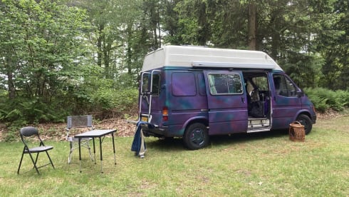2p Ford bus from 1993