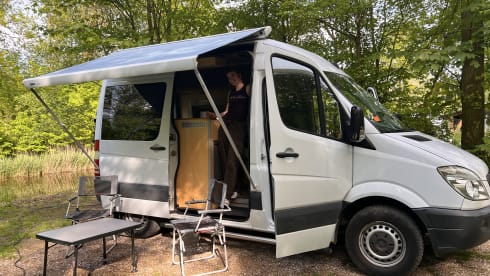 Compact camper ideal for 2 people