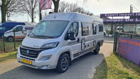 C03 – 2-Personen-Knaus-Bus aus dem Jahr 2018