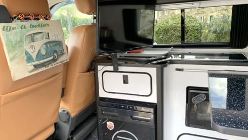 Jude – 4 Berth VW Camper