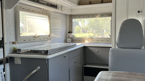 Ouwe Beer – The 'Old Bear' cozy compact camper.
