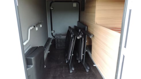 Just-Us – Luxury Dethleffs T6812 Just 90