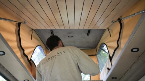 Outbeing  – Camping-car 2 places, autre modèle à partir de 2026