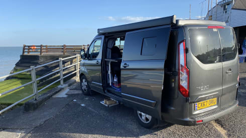 Ford-Wohnmobil mit 4 Schlafplätzen aus dem Jahr 2017