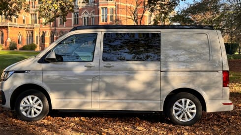 OFF GRID  – 4 berth Volkswagen campervan from 2023