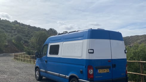R2D2 – Renault Master L2H2 for 2 persons