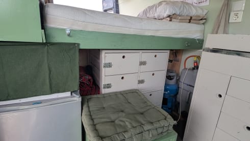 Benz – 2p Mercedes-Benz bus uit 2004