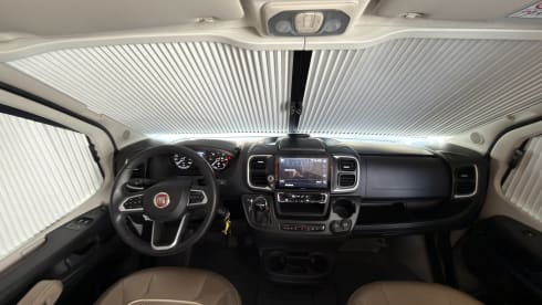 Making Memories 5 – 2023 Malibu charming GT640 Automaat luxe Buscamper skyview 